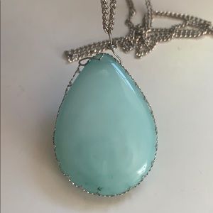 It’s super cute blue necklace !!!